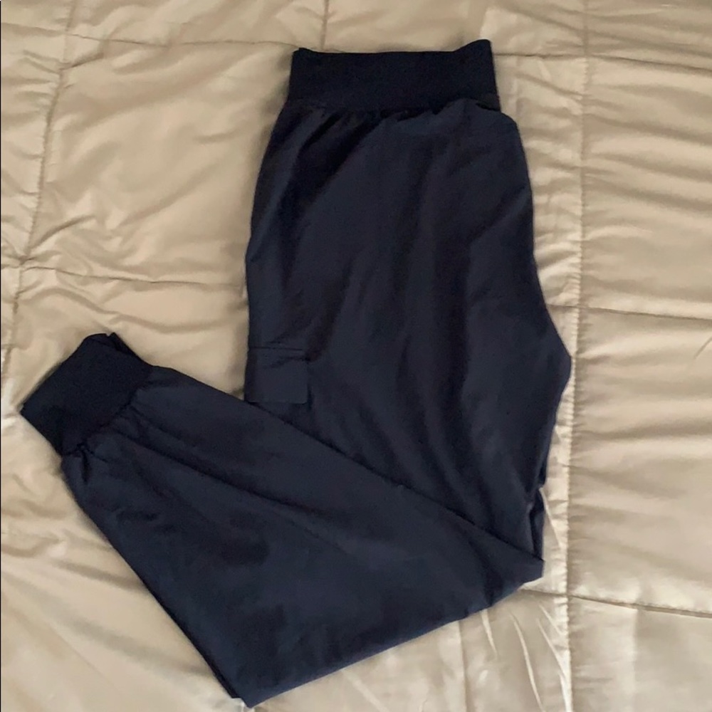 Athletic joggers
